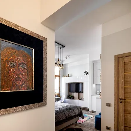 Apartment Art Design King Bed In Old Town